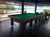  luxusný biliardový stôl ruská pyramída z dreva tik exkluzívny dizajn biliard na mieru pre rezort